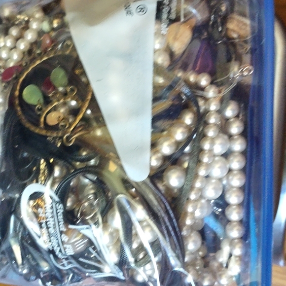 Last Chance! Crafters Jewelry Blow Out sale! FULL 4 lbs of everything! - Picture 10 of 10